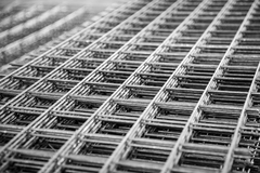 Сітка кладочна чорна 3мм 100х100мм, карта 1х2м